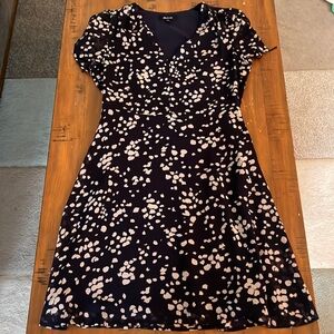 EUC Madewell short sleeve mini dress in navy with light pink pattern size 2